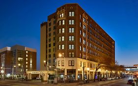 Doubletree Hotel Memphis Downtown